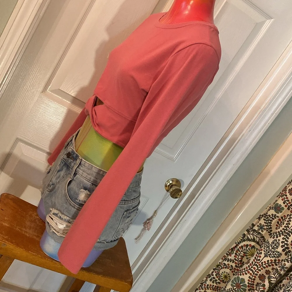 Victoria's Secret Sport Rosy Pink Long Sleeve Crop Blouse - Picture 5 of 12